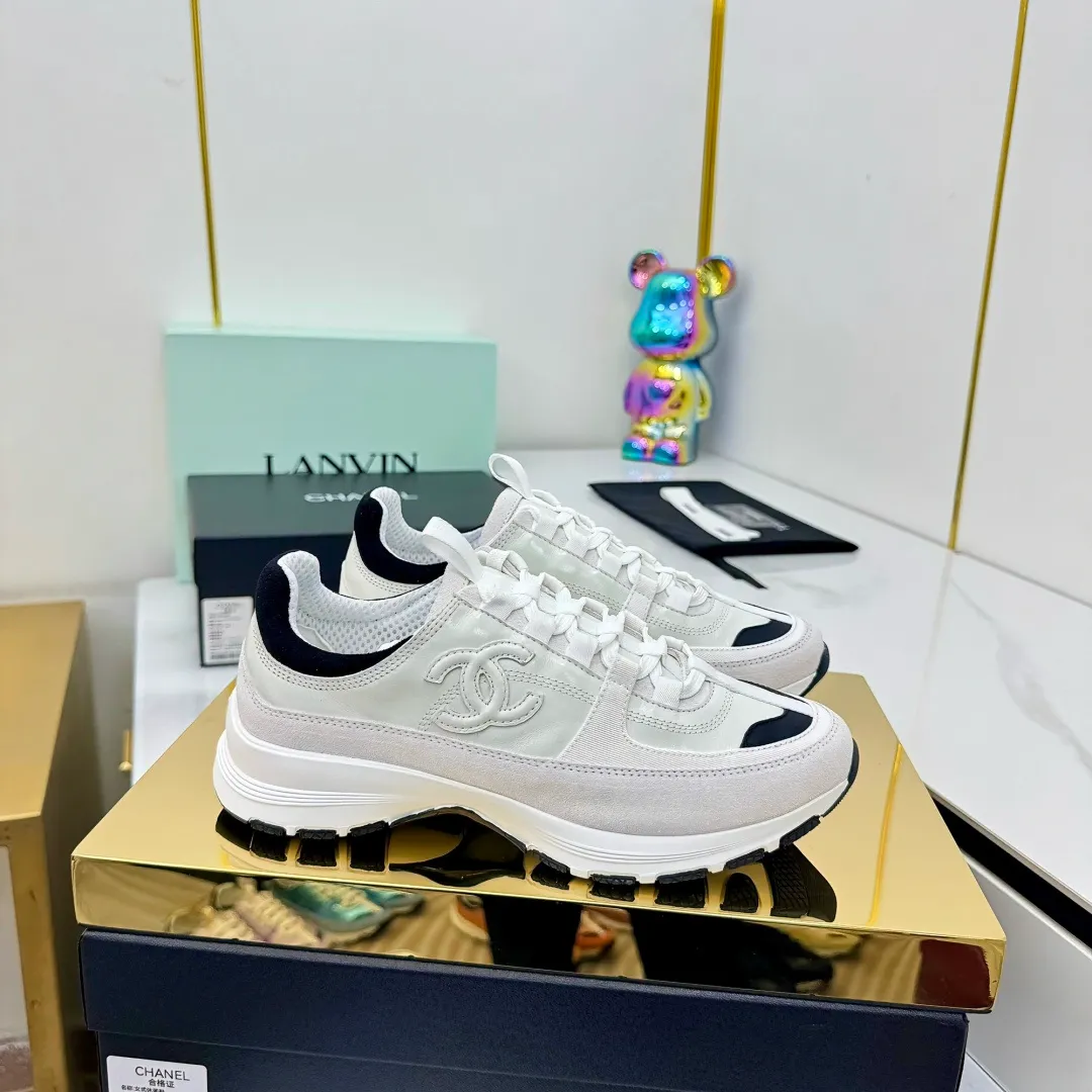 👟👟Ex-factory price 600👟👟High quality! ! ! CHANEL Chanel 25A latest thick-soled casual sports shoes. The counter is synchronized. The counter is very popular. It is a shoe that is very difficult to buy. The most popular thick-soled casual shoes on the Internet. As you can imagine, the most popular thick-soled casual shoes can not be missed. It has both good looks and comfort. Simple and versatile. The thick sole increases the height and is super versatile. Whoever wears it will look better. Upper: cowhide stitching. Lining: breathable mesh. Outsole: TPU original outsole. Size: 35-41 👉